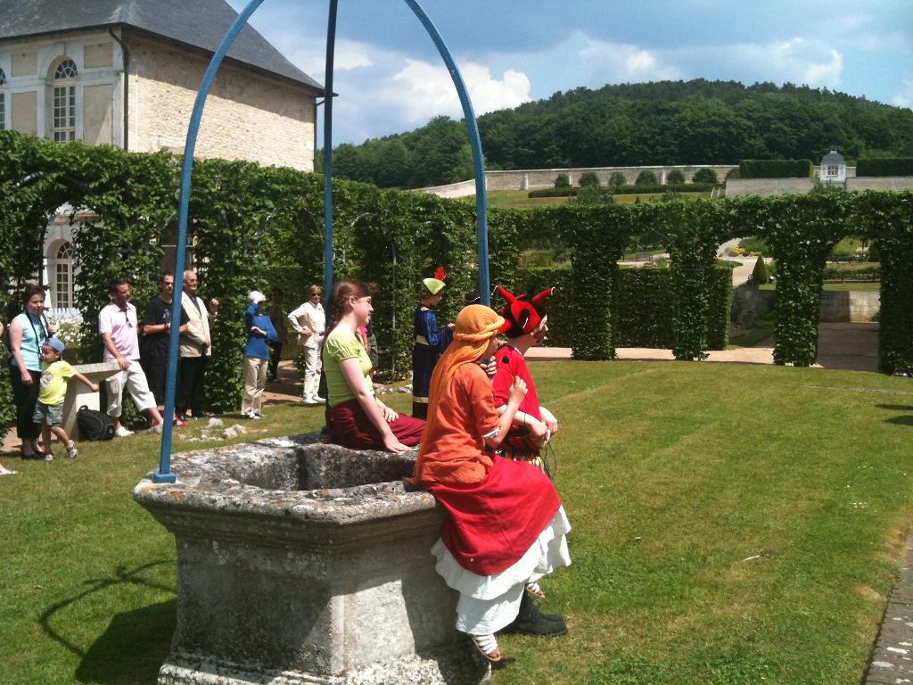 Spectacle dans le cloître